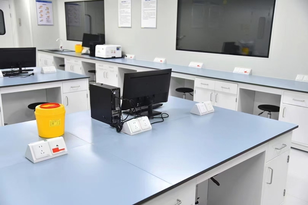 全鋼實(shí)驗(yàn)臺(tái)廠家直銷(xiāo)